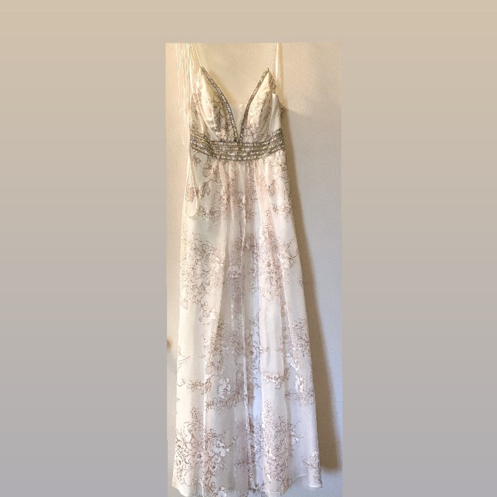 !Never worn!! Size 4 corset formal dress!